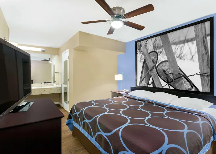Super 8 By Wyndham Ellenton Bradenton Area